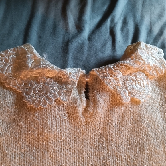Vintage Knit Blouse with Embroidered Collar - Picture 4 of 5